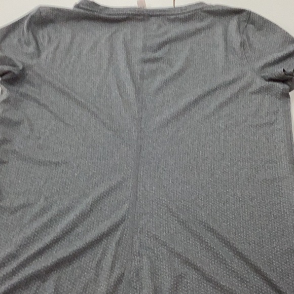 Under Armour Gray Short Sleeve Tee - Picture 4 of 4